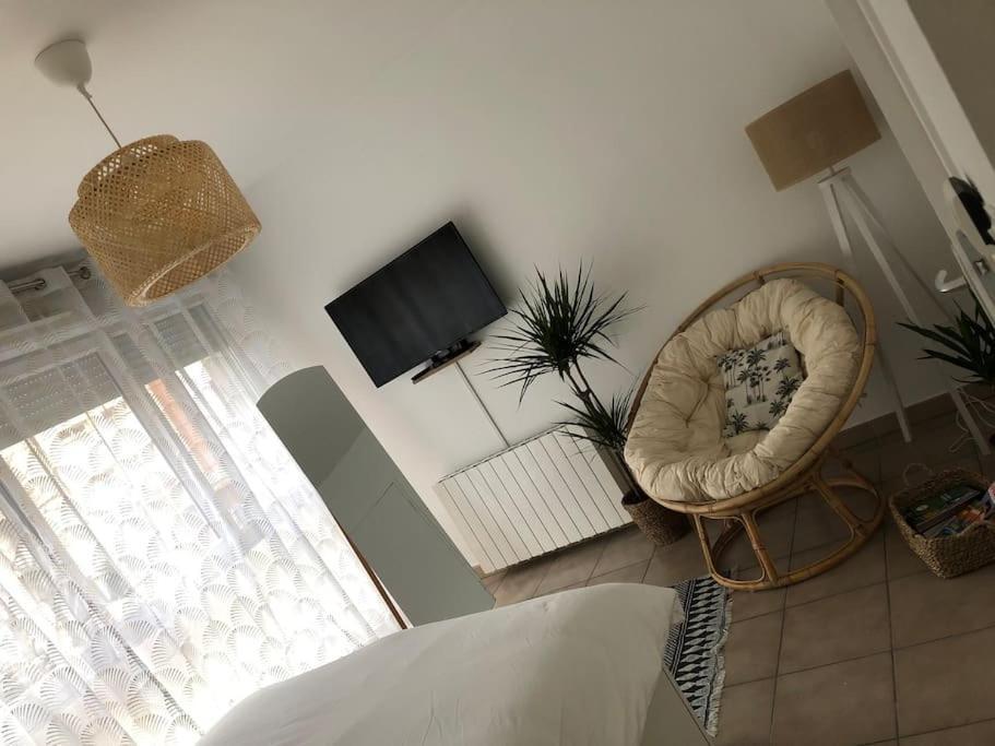 Studio Cosy, Lyon, Avec Garage Prive Exterior photo
